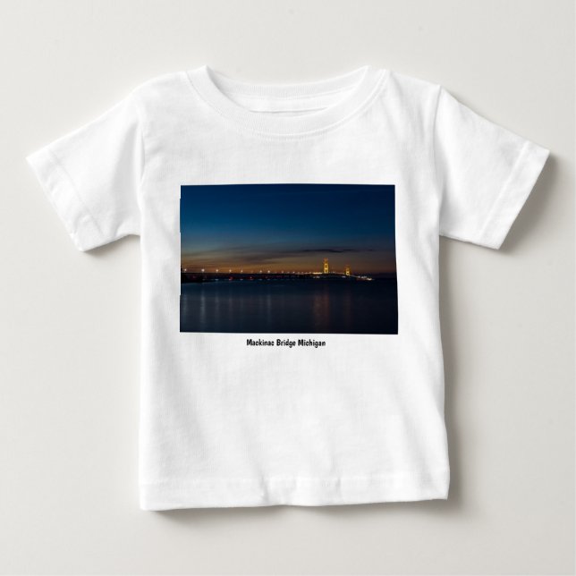 Camiseta Para Bebê Mighty Mac No Pano Noturno (Frente)
