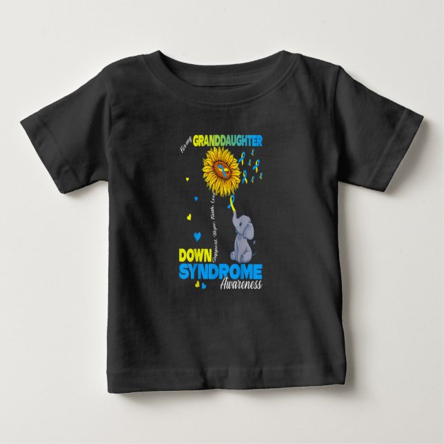Camiseta Para Bebê Minha neta Abaixo Síndrome de Consciência Bonita P (Frente)