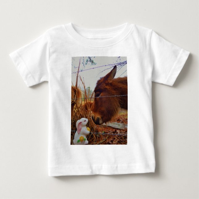 Camiseta Para Bebê Miniatura Cavalo Marrom e Coelhinho da Páscoa (Frente)