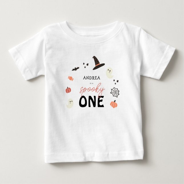 Camiseta Para Bebê Modern Cute Spooky Um Dia das Bruxas Primeiro Aniv (Frente)