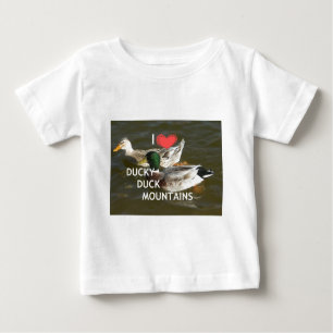 Camiseta Para Bebê Montanhas de pato.