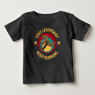 Camiseta Para Bebê Motivação Divertida de Bigfoot Correndo