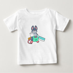 Camiseta Para Bebê Mouse como cabeceira com tesoura e pente