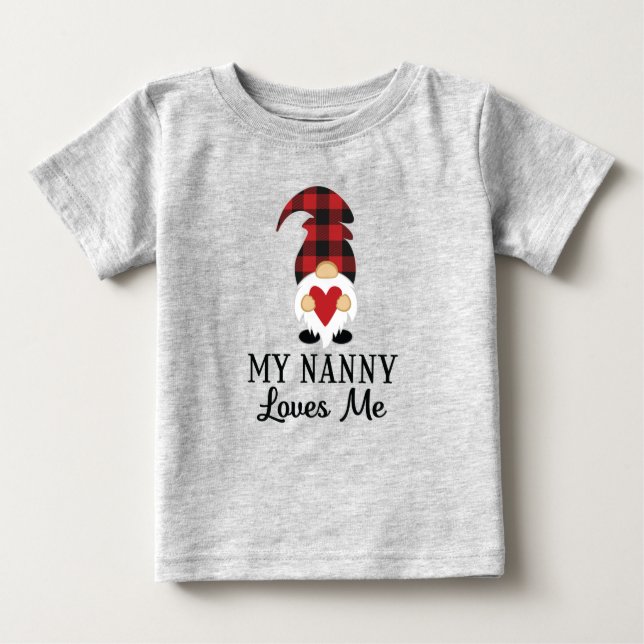 Camiseta Para Bebê Nanny Loves Me Buffalo Plaid Gnome (Frente)