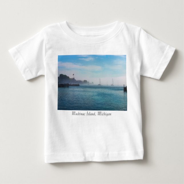 Camiseta Para Bebê Nevoeiro em Mackinac Harbor Baby T-Shirt (Frente)