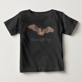 Camiseta Para Bebê Ninguém é o Little Angel. Halloween/ Bat/ Gótico/ 