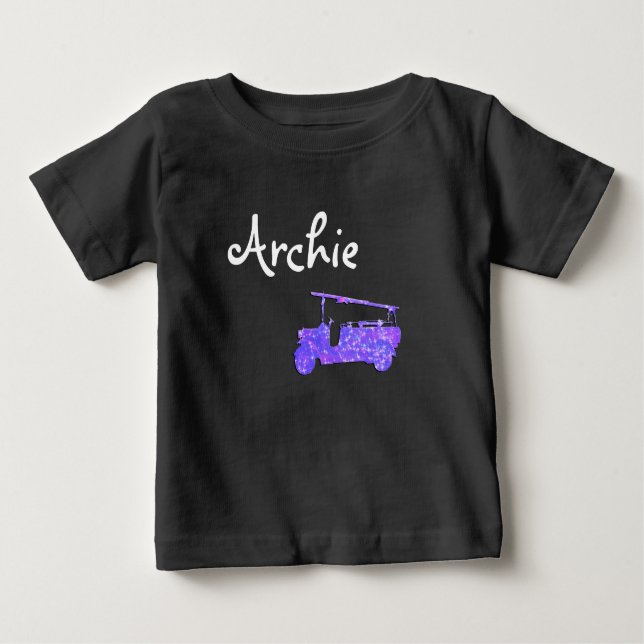 Camiseta Para Bebê Nome Archie Com Caminhão de Bombeiros Faísca Azul, (Frente)