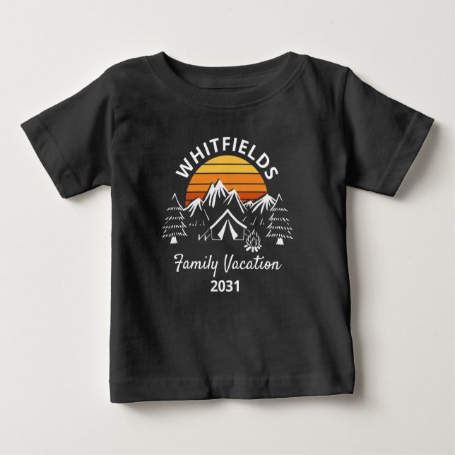 Camiseta Para Bebê Nome Personalizado de Férias de Camping da Família (Frente)