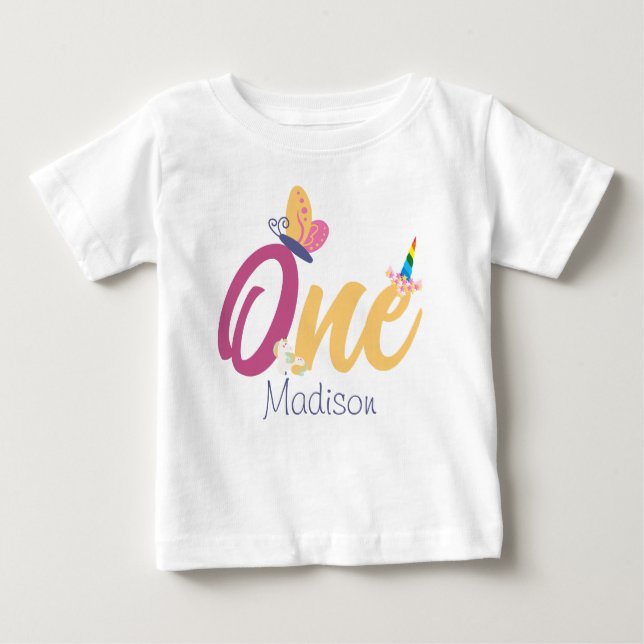 Camiseta Para Bebê nome personalizado mágico do primeiro aniversário  (Frente)