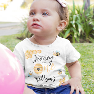 Camiseta Para Bebê Nossa Pequena Abelha   Primeiro Dia de Abelha