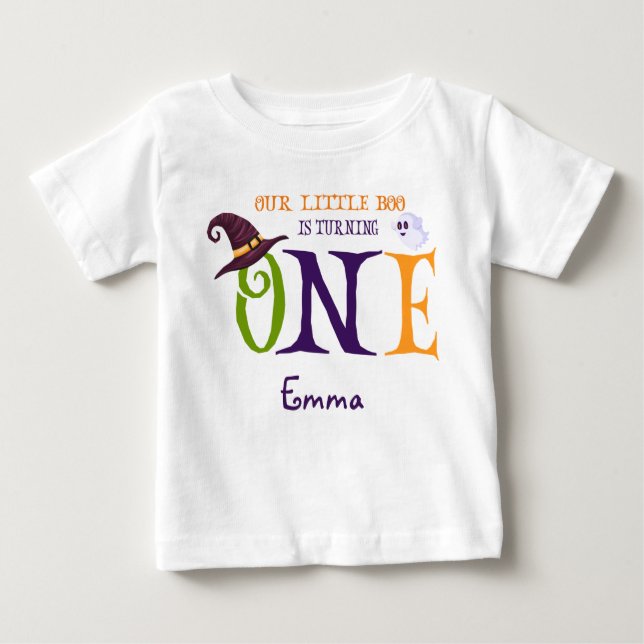 Camiseta Para Bebê Nosso Pequeno fantasminha está fazendo Um, primeir (Frente)
