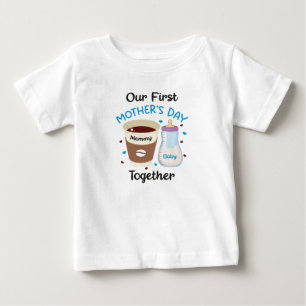 Camiseta Para Bebê Nosso Primeiro Dia das Mães Juntos, presente para