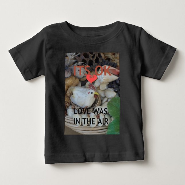 Camiseta Para Bebê O amor estava no ar (Frente)