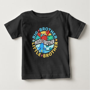 Camiseta Para Bebê O irmão do meio é um irmão mais velho e mais novo