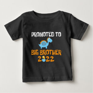 Camiseta Para Bebê O Ovo de Dinossauro Eclodindo Promovido a Irmão Ma