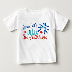 Camiseta Para Bebê O Pequeno Firecracker do Vovô