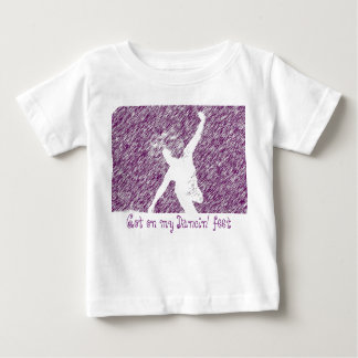 Camiseta Para Bebê Obtido em meu Dancin…