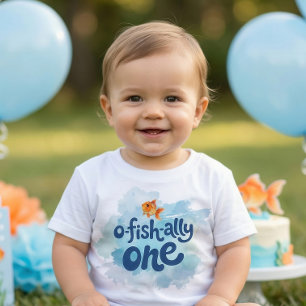Camiseta Para Bebê Ofishally Um Menino Pescador 1º Aniversário