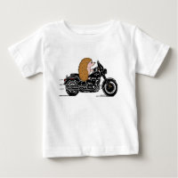 Orelha-branca andando de motocicleta