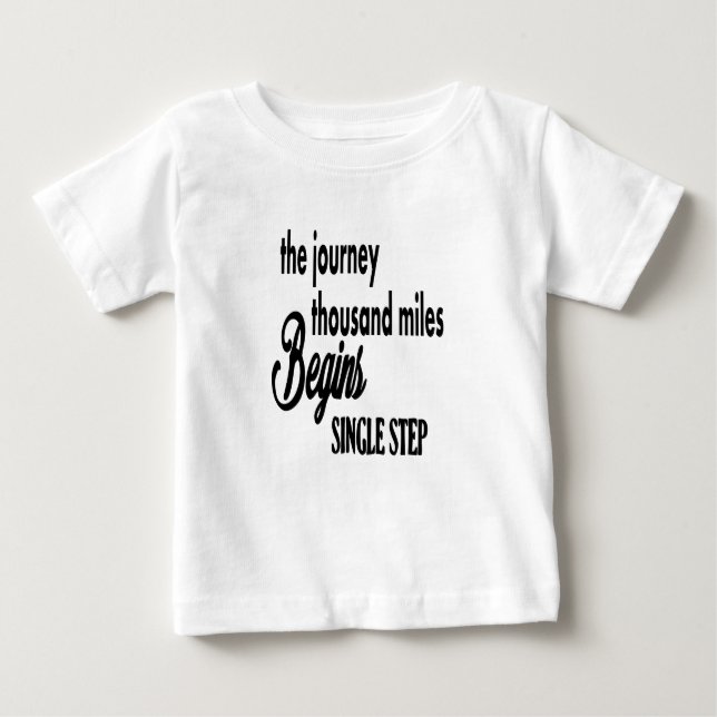 Camiseta Para Bebê Outdoor Adventurers (Frente)