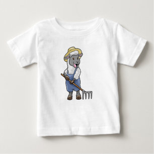 Camiseta Para Bebê Ovelhas como fazendeiros com Rake & Hat