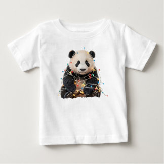 Camiseta Para Bebê Panda Fofa Enroscado em Luzes de Natal