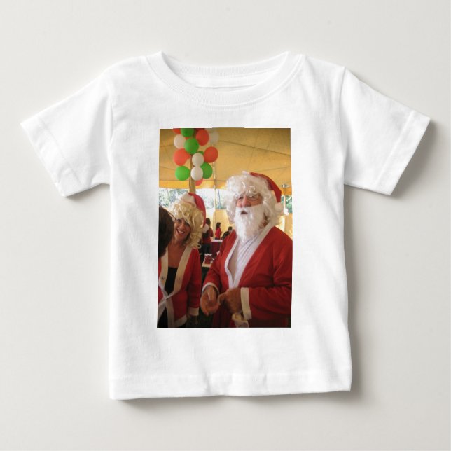 Camiseta Para Bebê Papais noeis e Celebração de Natal da Sra. Claus - (Frente)