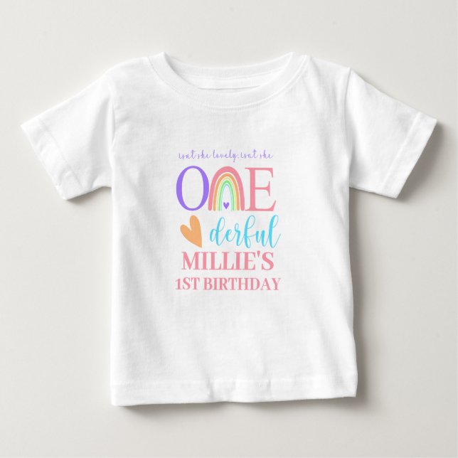 Camiseta Para Bebê Pastel Rainbow ONEMaravilhoso primeiro aniversario (Frente)