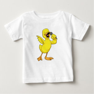 Camiseta Para Bebê Pato como Cantor com Microfone
