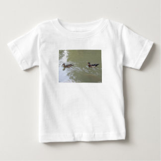 Camiseta Para Bebê Patos Nadando