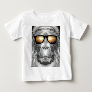 Camiseta Para Bebê Pé Grande Em Sombras
