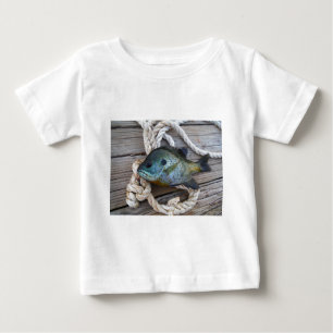 Camiseta Para Bebê Peixes-Bluegill nas docas e cordas