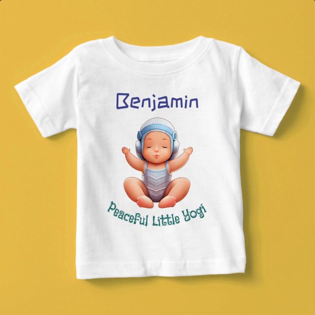 Camiseta Para Bebê Pequeno e pacífico nome personalizado de Yogi (Peaceful Little Yogi)