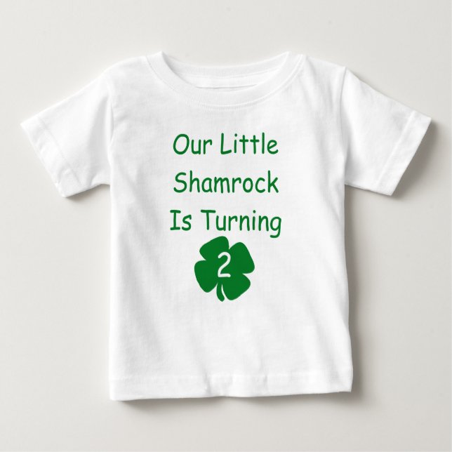 Camiseta Para Bebê Pequeno primeiro aniversario de Shamrock (Frente)