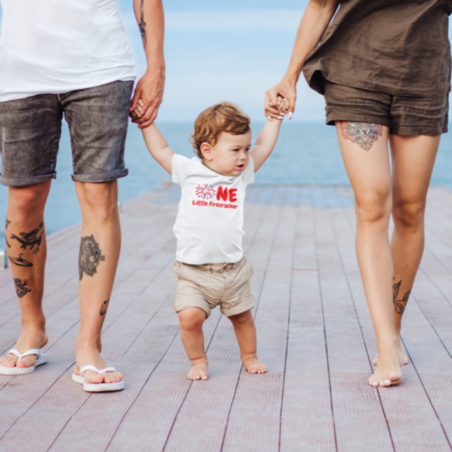 Camiseta Para Bebê Pequeno primeiro aniversario Firecracker Baby T-Sh (Criador carregado)