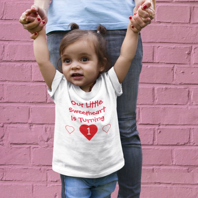 Camiseta Para Bebê Pequeno primeiro aniversario Swetheart (Criador carregado)