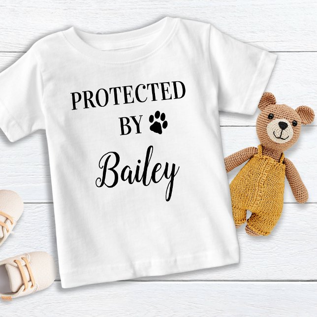 Camiseta Para Bebê Personalizado Protegido Por Bebê De Cachorro (Criador carregado)