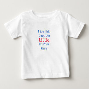 Camiseta Para Bebê Personalizado Sou O Irmão Mais Pequeno Aqui