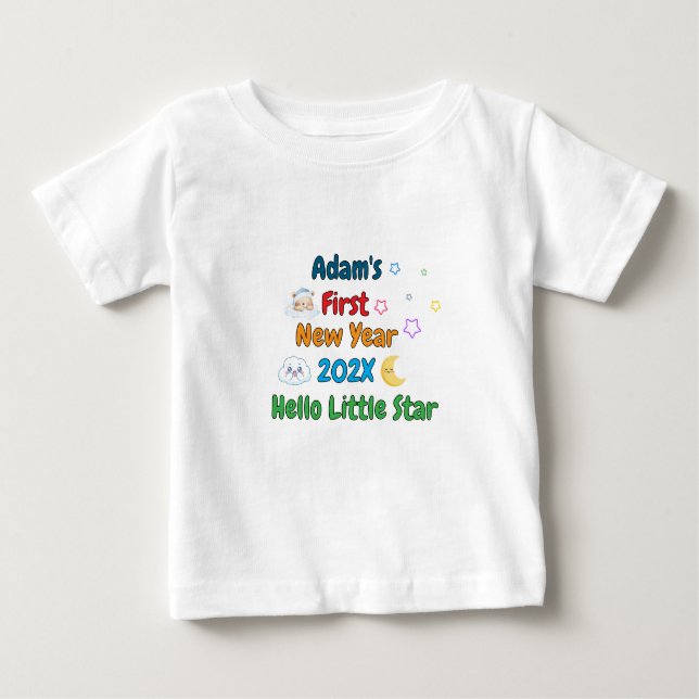 Camiseta Para Bebê Personalized Baby’s First New Year – Cute Design (Frente)