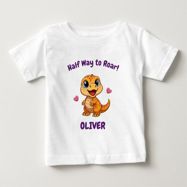Camiseta Para Bebê Personalized Halfway to One Dinosaur 6 Month (Frente)