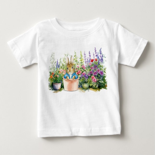Camiseta Para Bebê Peter o Coelho em pote no seu jardim (Frente)