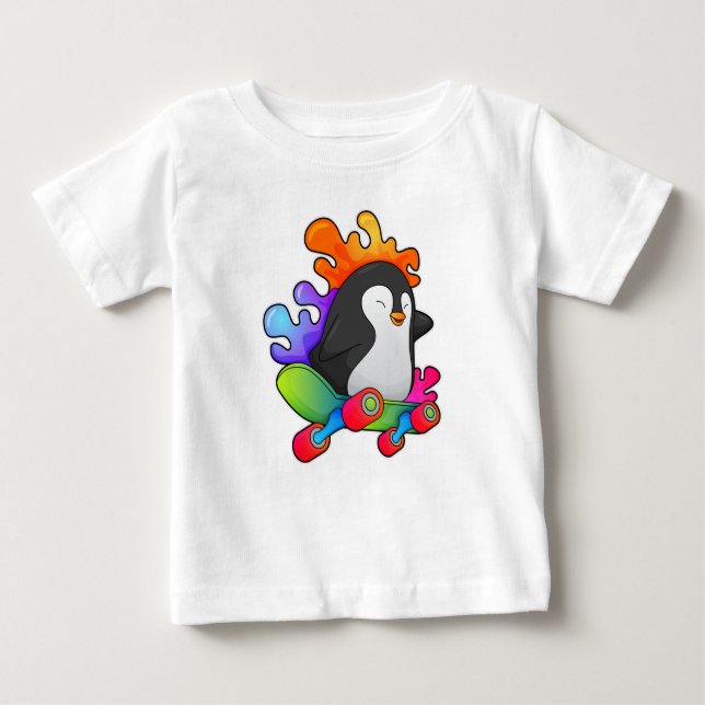 Camiseta Para Bebê Pinguim como Patinador com skate (Frente)