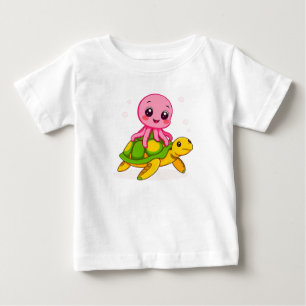 Camiseta Para Bebê Polvo de desenho animado fofo montado em uma tarta