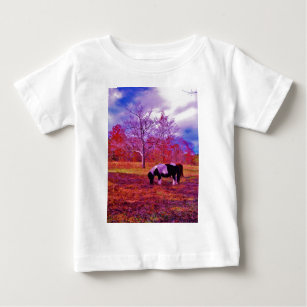 Camiseta Para Bebê PONY EM UM campo colorido RAINBOW