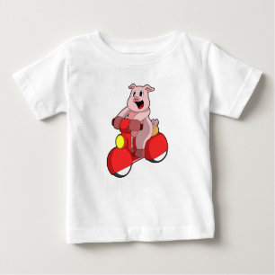 Camiseta Para Bebê Porco como Biker com Patinete