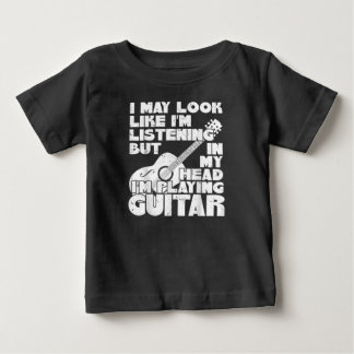 Camiseta Para Bebê Posso Parecer Que Estou Ouvindo Mas Na Minha Cabeç
