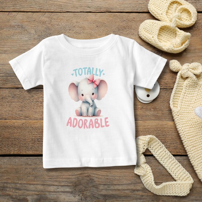 Camiseta Para Bebê Presente de bebê rosa elefante-rosa totalmente ado (Baby Elephant Pink Gray T-shirt for Baby Girl. Baby shower gift, New baby gift Totally Adorable)