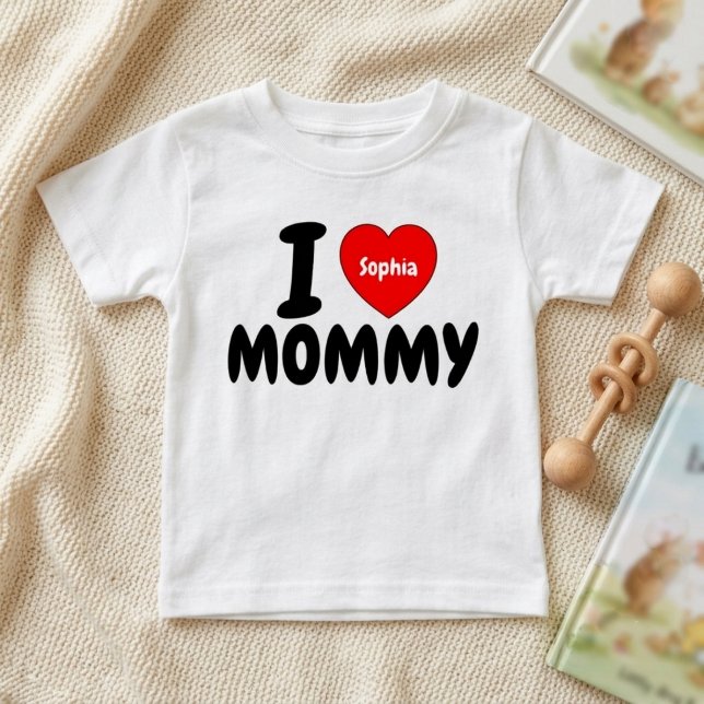 Camiseta Para Bebê Presente de Coração com Nome Personalizado para Mã ( I Love Mommy Baby tee for moms)