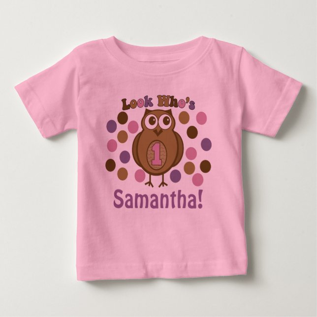 Camiseta Para Bebê Primeira garota de aniversário, olha quem é uma ca (Frente)
