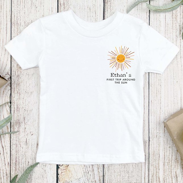 Camiseta Para Bebê Primeira Viagem Em Torno Do Boho Do primeiro anive (Criador carregado)